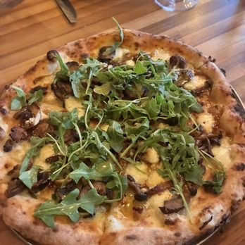 Fire + Wine - Park Ridge - Fig jam and mushroom pizza (subbed mushroom for prosciutto). A little sweet but excellent! - Italian Near Me - Park Ridge, Illinois