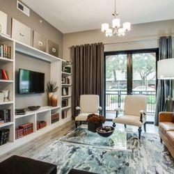 Highrise in Turtle Creek
