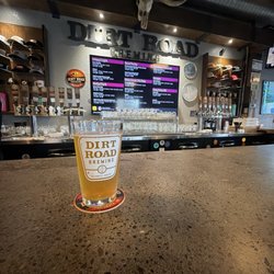 Dirt Road Brewing - Beer Bar .