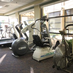 Saint Peter's Sports Medicine Institute - Saint Peter's Sports Medicine Institute exercise and therapy area - 1