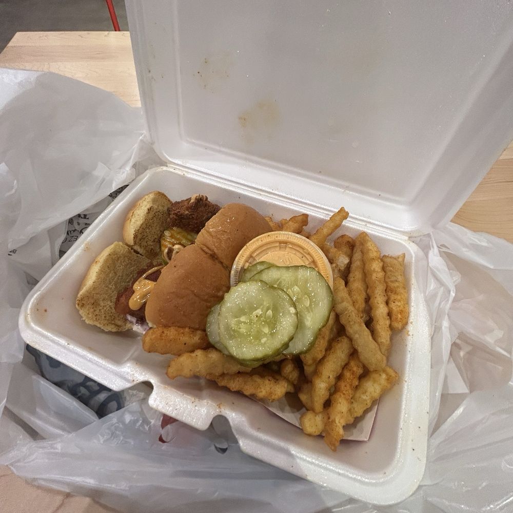 Dave's Hot Chicken - Daves Mini Sliders w/ Fries - Chicken Shop Near Me - Boynton Beach, Florida
