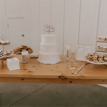 Honeycomb Pastries - a table of desserts - Cupcakes Near Me Honeycomb Pastries - a table of desserts - Cupcakes Near Me