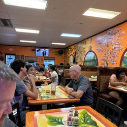 El Manzanillo Mexican Restaurant #5 - People eating at the restaurant