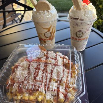 Mexi Munch - Mazapan Milk Shake, Fresas con cream, & tostielote their sizes are so generous! - Juice Bars & Smoothies Near Me - San Jose, California