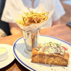 Hudson House - The Lobster Roll