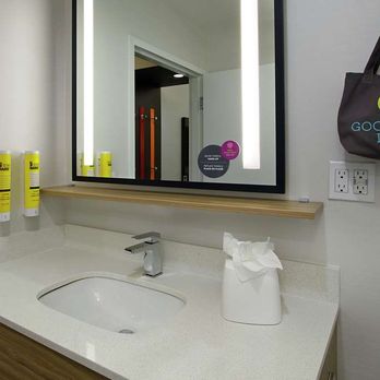 Tru by Hilton Mobile - Guest room bath - Hotels Near Me - Mobile, Alabama Tru by Hilton Mobile - Guest room bath - Hotels Near Me - Mobile, Alabama