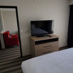 Country Inn & Suites by Radisson, Indianola, IA - King extended stay