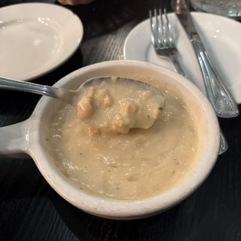 Sotto Mare - Clam Chowder. Oohhh Yeayyssss! Eat it with their complimentary bread. - Seafood Near Me - San Francisco, California Sotto Mare - Clam Chowder. Oohhh Yeayyssss! Eat it with their complimentary bread. - Seafood Near Me - San Francisco, California