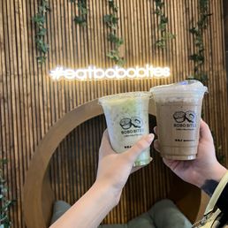 This place has the best MATCHA!! And great customer service