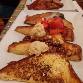 Batter & Berries - Famous french toast flight :) - Breakfast & Brunch Near Me - Chicago, Illinois Batter & Berries - Famous french toast flight :) - Breakfast & Brunch Near Me - Chicago, Illinois