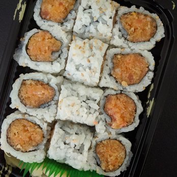 U-Sushi - Spicy salmon maki x2 - Sushi Bars Near Me - Brookline, Massachusetts