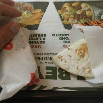 Del Taco - Value soft taco 0.89$ (not bad 2.5/5) Mini quesadilla 0.99$ ( Dont Recommend 0/5)  1/2 Lb bean & cheese burrito 1.69$ (so good 4/5) - Fast Food Near Me - Southgate, Michigan