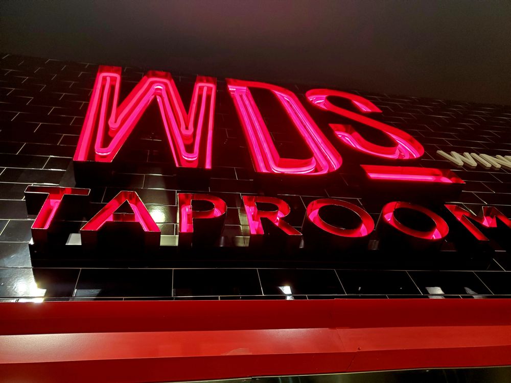 WDs Tap Room Image