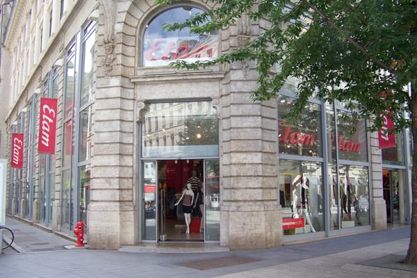 Etam republique Clearance