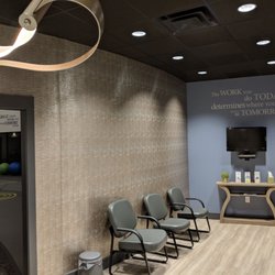 K2 Sports Therapy - Waiting room at K2 Sports physical therapy