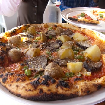 Pizzando - Roasted Beef, Spicy Tomato Sauce, Potatoes, Scallions - Pizza Near Me - Healdsburg, California Pizzando - Roasted Beef, Spicy Tomato Sauce, Potatoes, Scallions - Pizza Near Me - Healdsburg, California