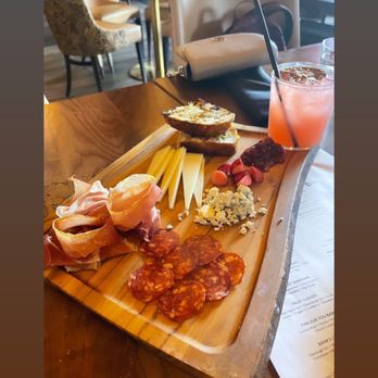 Unit B Eatery + Spirits - Delicious charcuterie, cocktails and mimosas - Tapas/Small Plates Near Me - Pembroke Pines, Florida