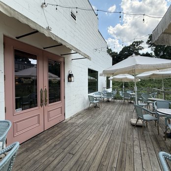 Sessions Stand - Patio - Patisserie/Cake Shop Near Me - Marietta, Georgia