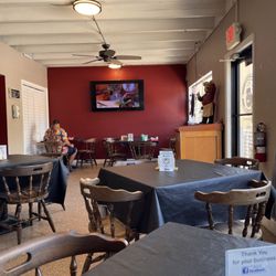 Pajano's Pizza and Subs - Plenty of seating.