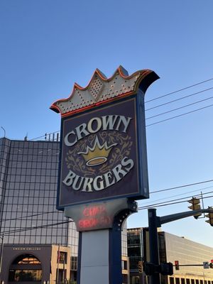 Crown Burgers by null