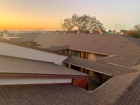 Blue Sky Contractors Logo