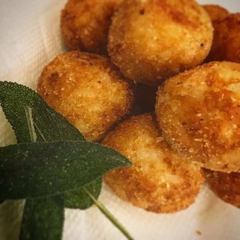 Table At Home - Arancini Cacio e Pepe - Creamy Arborio Fritters + Pecorini Romano Sauce - Personal Chefs Near Me Table At Home - Arancini Cacio e Pepe - Creamy Arborio Fritters + Pecorini Romano Sauce - Personal Chefs Near Me