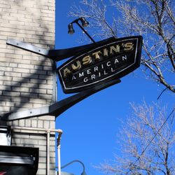 Austin's American Grill - Outside