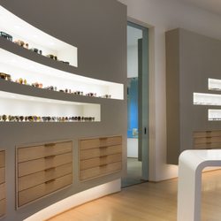 Oliver Peoples