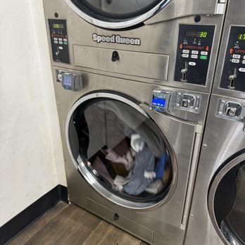 Wizard Of Suds - My drier bottom side - Laundromat Near Me - Las Vegas, Nevada Wizard Of Suds - My drier bottom side - Laundromat Near Me - Las Vegas, Nevada