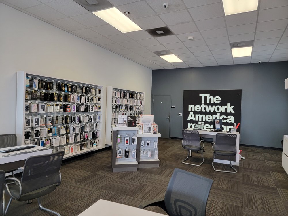 VERIZON Updated August 2024 20 Photos 801 E Philadelphia Ave