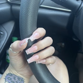 209 Nails Lounge - Nail Salons Near Me - Stockton, California