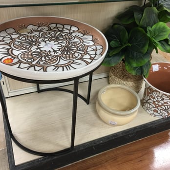 HomeGoods - Lovely and in multiple colors - Department Stores Near Me - La Canada Flintridge, California