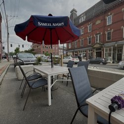 Fon’s Kitchen - Outside seating