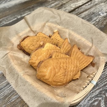 Ye Stage & Tea - Nutella and Custard Taiyaki - Tea Rooms Near Me - Los Angeles, California