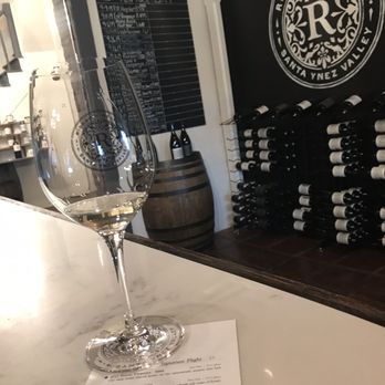 Rideau Vineyard - Great atmosphere - Wine Tasting Room Near Me - Solvang, California