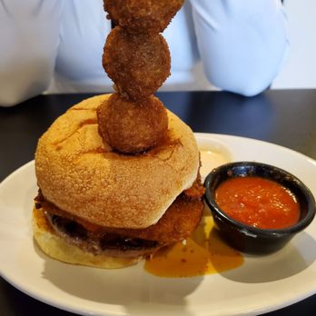 Maple Leaf Diner - Pizza burger - American Near Me - Dallas, Texas