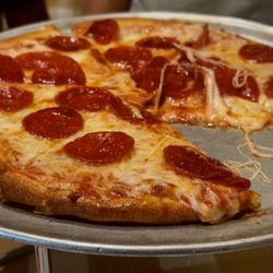 Topanga Pizza - This is the pizza that is served. It was the best I have ever had.