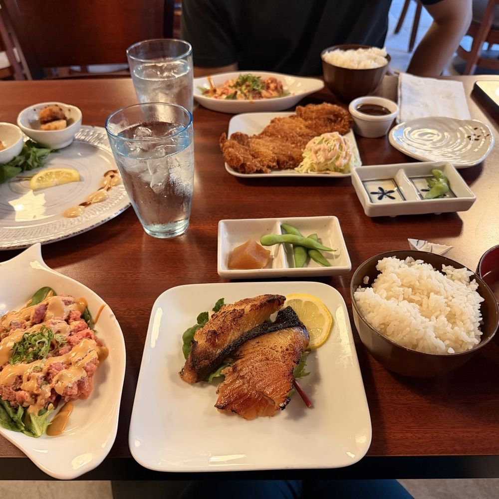 Ginza Sushi - The full spread - Sushi Bars Near Me - Honolulu, Hawaii Ginza Sushi - The full spread - Sushi Bars Near Me - Honolulu, Hawaii