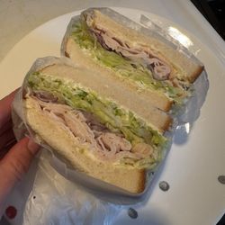 Uncle's Deli - Turkey sandwich