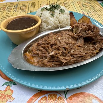 Moreno's Cuba - Ropa vieja - Cocktail Bars Near Me - Miami Beach, Florida