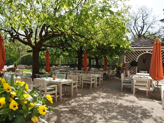 Schlosswirt zu Anif - Biedermeier-Hotel & Restaurant | Tagungshotel & Hochzeitsfeiern by null