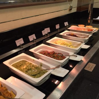 Emirates Lounge - Hot food - Airport Lounges Near Me - Auckland, AUK