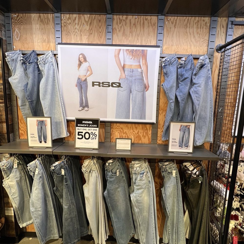 Tillys - Love the 90's coming back - Shoe Stores Near Me - San Clemente, California Tillys - Love the 90's coming back - Shoe Stores Near Me - San Clemente, California