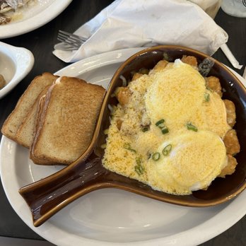 Le Peep - Tater Tot Skillet - Breakfast & Brunch Near Me - Edison, New Jersey Le Peep - Tater Tot Skillet - Breakfast & Brunch Near Me - Edison, New Jersey