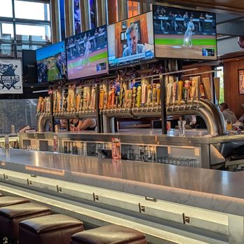 Short or Tall Eatery & Drink Hall - Taps - Burgers Near Me - Rogers, Minnesota Short or Tall Eatery & Drink Hall - Taps - Burgers Near Me - Rogers, Minnesota