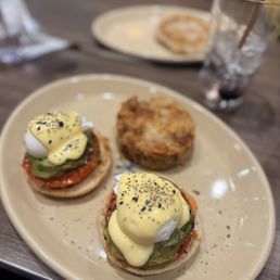 Smashed Avocado Benny