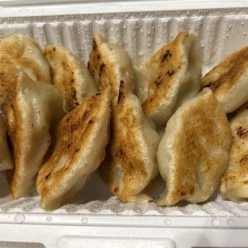 Lee‘s Dumpling House - Pan Fried Vegetarian Dumpling - Dumplings Near Me - Toronto, Ontario Lee‘s Dumpling House - Pan Fried Vegetarian Dumpling - Dumplings Near Me - Toronto, Ontario