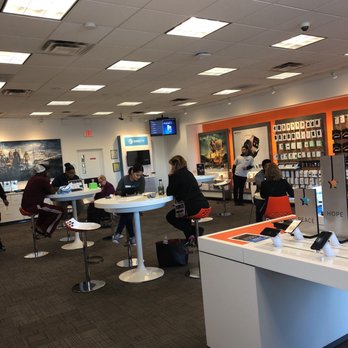 AT&T Store - Mobile Phones Near Me - Palmdale, California AT&T Store - Mobile Phones Near Me - Palmdale, California