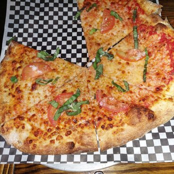 Flying Heart Brewing & Pub - Margarita Pizza - Brewpubs Near Me - West Monroe, Louisiana Flying Heart Brewing & Pub - Margarita Pizza - Brewpubs Near Me - West Monroe, Louisiana