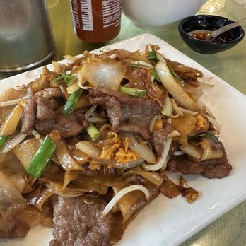 Excellent Cuisine - Beef chow fun with egg?? - Dim Sum Near Me - Portland, Oregon Excellent Cuisine - Beef chow fun with egg?? - Dim Sum Near Me - Portland, Oregon